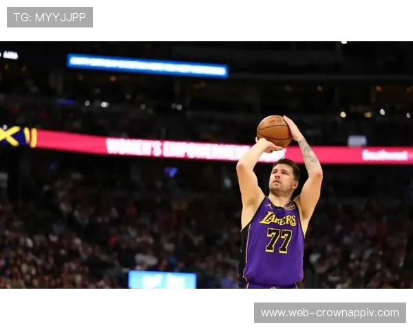 东契奇挡拆单打拉开与约基奇效率差距