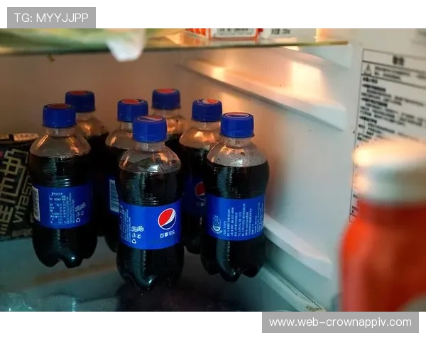 特雷·杨家的冰箱里连瓶可乐都没有，自律到让人怀疑他是不是机器人