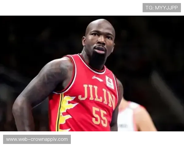 判罚争议：为何裁判对明显犯规未予理会？